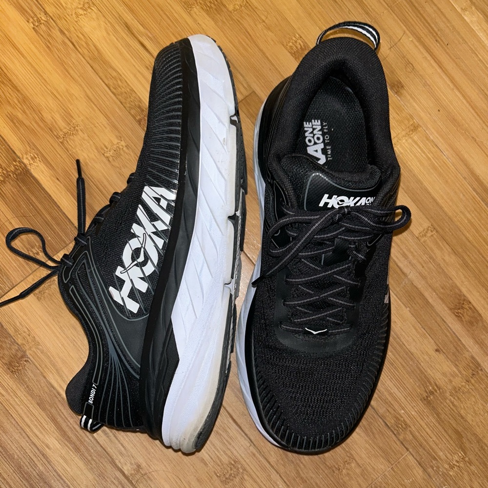 HOKA Bondi 7 women’s 10.5 wide- like new